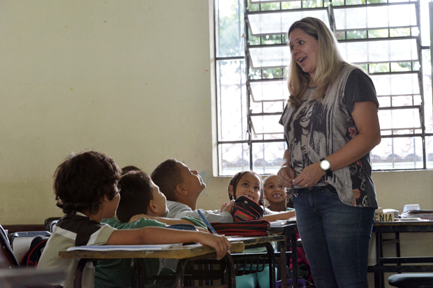 Servidores da Educação os dois primeiros abonos salariais incorporados. Foto: Carlos Alberto / Imprensa – MG