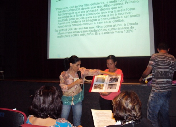 No 1º relato de experiência,  a Secretaria Municipal de Educação de Santana do Paraíso  relatou  como foi vivenciado o DIA D nas escolas municipais. Crédito: Divulgação SRE Coronel Fabriciano