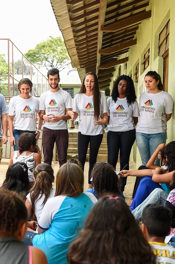 Jovens do Embaixadores de Minas