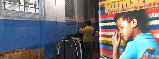 Serão arrecadadas roupas de inverno, sapatos e cobertores para serem doados às instituições de acolhimento. Foto: Divulgação/Servas