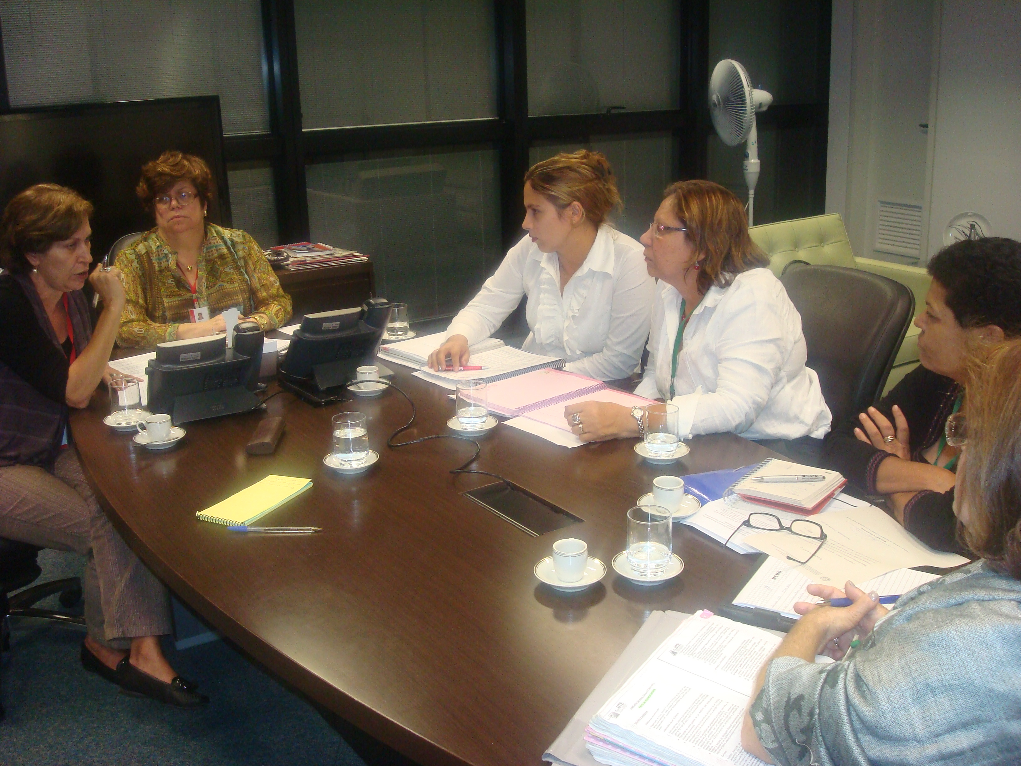 SEE recebe representantes do Sind-UTE e discute pauta de reivindicações. Foto: Marcílio Lana