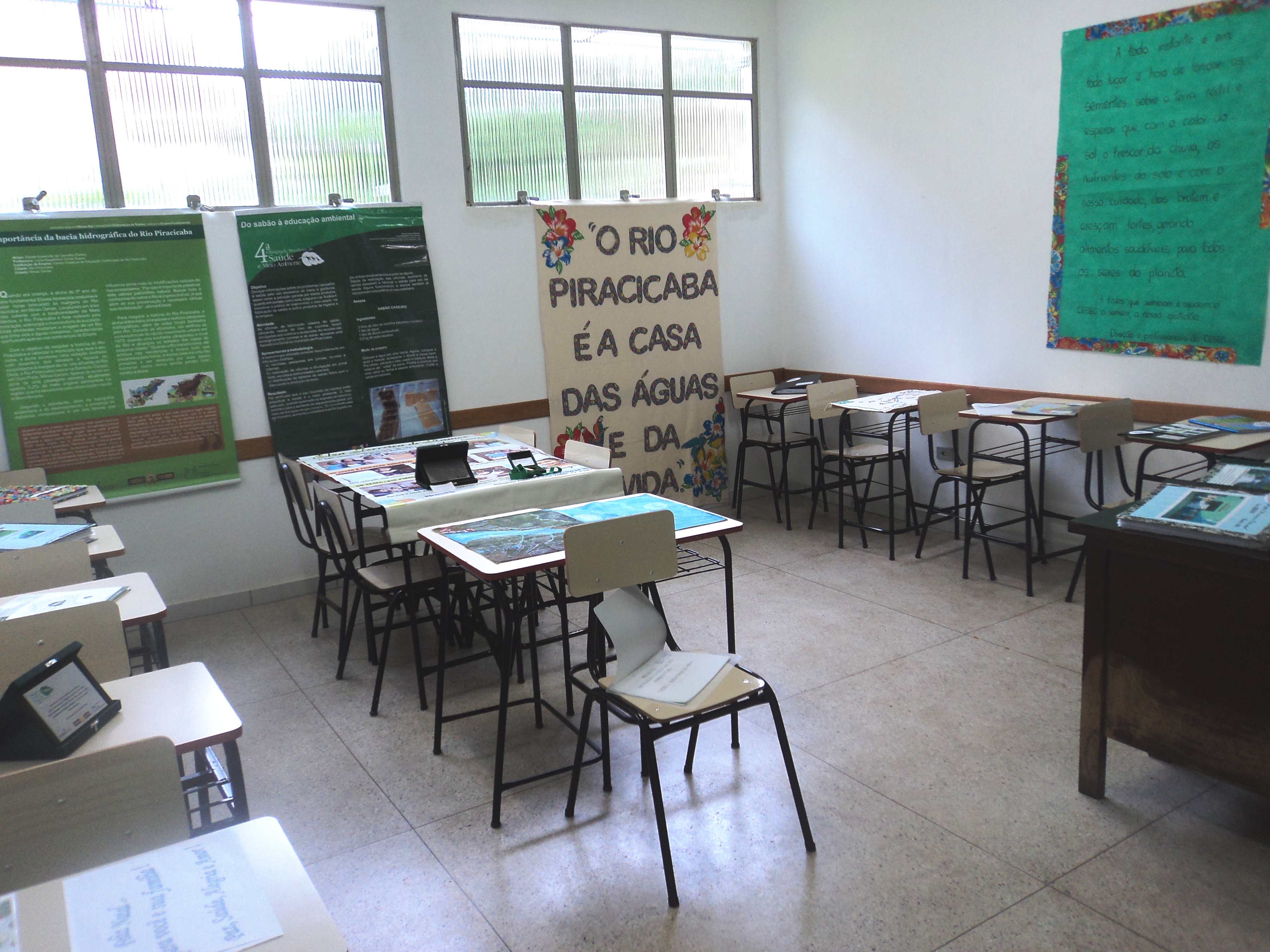 Para inauguração foram expostos os trabalhos realizados ao longo do ano. Foto: Arquivo Escola