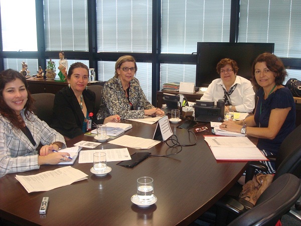 Reunião com a assessora do Departamento de Educação da Embaixada da Espanha no Brasil. Foto: Hudson Menezes ACS/SEE