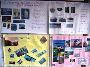 Entre os produtos do projeto estão cartazes que conscientizam sutentabilidade. Foto: Arquivo da Escola