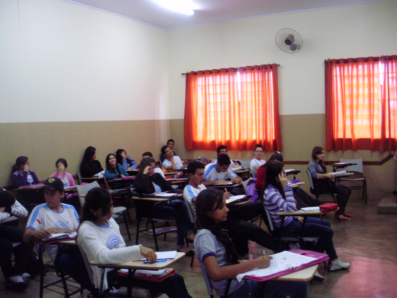 Alunos assistem aulas do Aprofundamento de Estudos na Escola Estadual Sebastião Dias Ferraz. Foto: Arquivo ACS/SEE