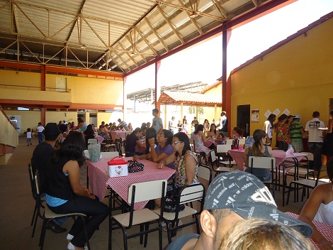 Chá literário conta com a participação de toda comunidade escolar. Foto: Arquivo Escola