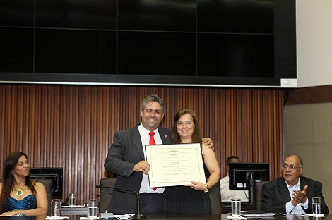 Educadora foi homenageada pela Câmara Municipal de BH. Foto: Eduardo Profeta