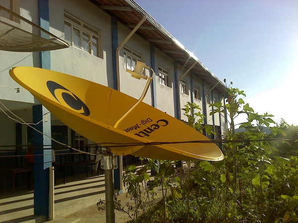 Mais de 90% das escolas estaduais contam com as antenas para a retransmissão do Canal Minas Saúde. Foto: Arquivo SEE