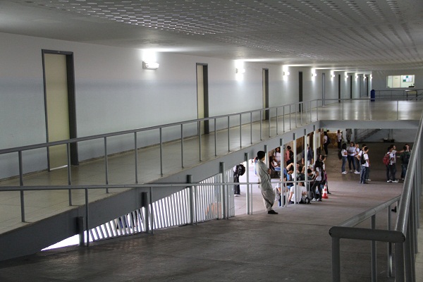 Pintura nas dependências da escola marcam o início do ano letivo de 2012. Foto: Hudson Menezes ACS SEE