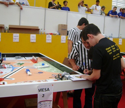 Equipe de robótica participará em 2012 da etapa nacional do torneio. Foto: Arquivo Escola