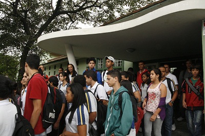 Na Escola Estadual Maurício Murgel, em Belo Horizonte, cerca de 40 alunos do 3º ano do ensino médio fizeram as provas da segunda etapa da UFMG. Foto: Luiz Navarro ACS/SEE