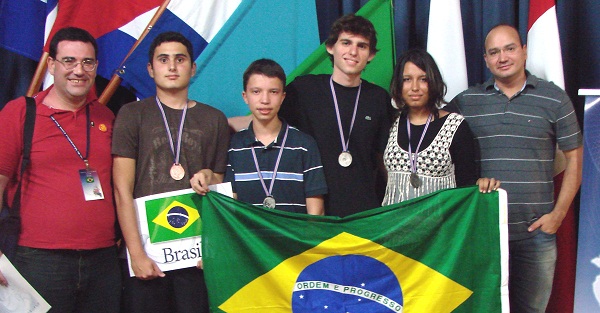 Durante o ano, Maria Clara conquistou medalhas em várias competições. Foto: Assessoria OBM