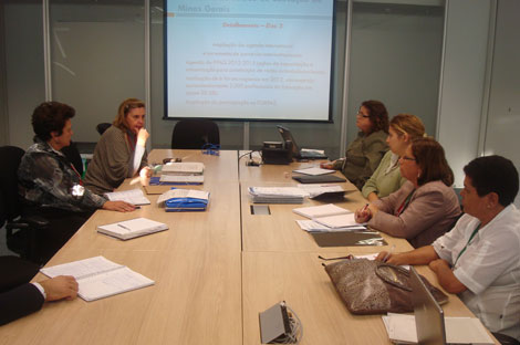 Secretária adjunta de Educação, Sueli Pires, apresenta ações e programas desenvolvidos pelo Governo de Minas para enfrentar condições geradoras de violência