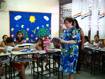 Secretária de estado de Educação, Ana Lúcia Gazzola, em visita a Superintendência Regional de Ensino de Janaúba, em 2011. Foto: Geanine Nogueira