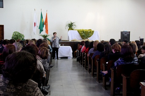 Ana Lúcia Gazzola em reunião com diretores de escolas da Superintendência Regional de Ensino de Divinópolis. Foto: Bárbara Camargo