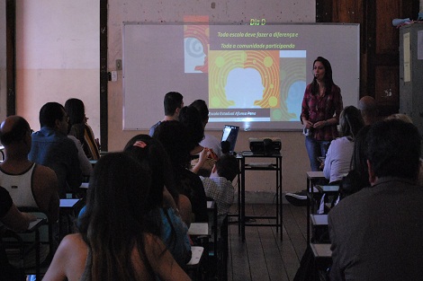 No último sábado, pais e educadores se reuniram para discutir o Plano de Intervenção pedagógicas das escolas estaduais. Foto: Isadora Doehler ACS SEE