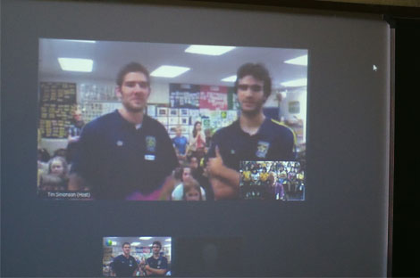 Comunicação entre escola brasileira e americana é feita por meio de videoconferência. Foto: Arquivo da Escola