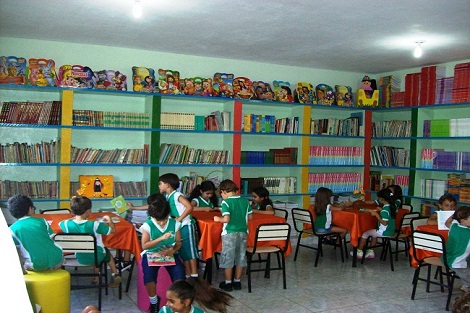 Alunos da Escola Estadual Major José Elias Trindade, localizada no município de Coração de Jesus, já se envolvem com a leitura desde cedo. Foto: Arquivo da Escola