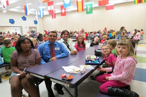 Durante o intercâmbio, o professor Carlos Henrique fez estágio em uma escola pública dos Estados Unidos. Foto: Arquivo Pessoal