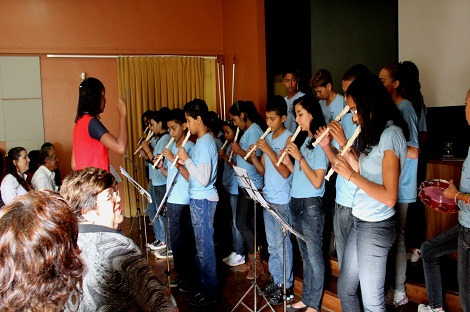 Alunos do curso de flauta avançada da Associação de Música de São Caetano, de 1836, a primeira da região dos inconfidentes. Foto Bárbara Camargo/ACSSEE