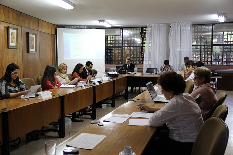 Em reunião, representantes do Fórum Estadual de Educação aprova regimento interno. Foto: Hudson Menezes