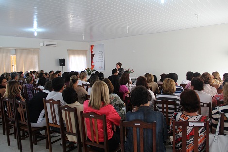 Sexta feira foi marcada por reuniões com diretores de escolas e servidores da regional. Foto: Hudson Menezes ACS SEE