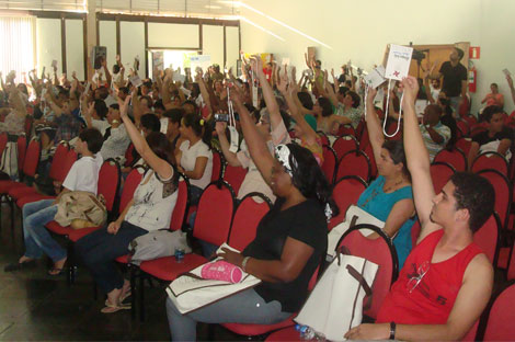 Participantes aprovam propostas feitas no Seminário de Educação do Campo. Foto: ACSSEE