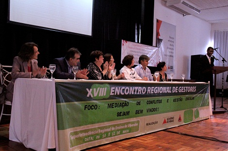 Secretária de Educação, Ana Lúcia Gazzola, participou de reunião com diretores de escolas na Superintendência de Uberaba. Foto: Amanda Lelis 