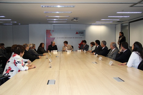 Secretária empossou na tarde desta quarta-feira conselheiros do Conselho Estadual de Educação. Foto: Geanine Nogueira