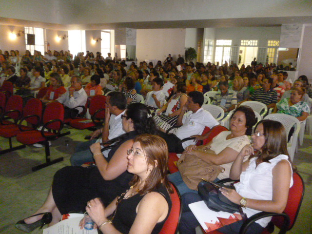 Durante os dois dias do Fórum de Promoção da Paz Escolar de Articulação em Rede (Forpaz) diretores de 45 escolas e professores convidados da rede estadual e municipal se reuniram para trocar experiências e ouvir especialistas. Foto: SRE de itajubá 