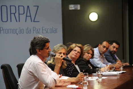 O diretor da Escola Estadual Silviano Brandão falou sobre sua experiência exitosa na promoção da paz escolar. Foto: Bárbara Camargo ACS/SEE