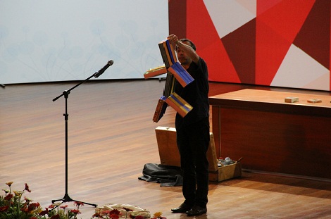 Chico dos Bonecos se apresentou durante o segundo dia do Forpaz, em Belo Horizonte. Foto: Hudson Menezes ACS SEE