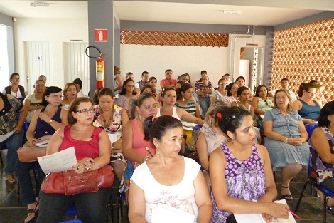 Educadores participam de capacitação em Unaí. Foto: Divulgação SRE Unaí
