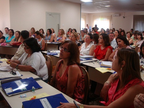 Gestores educacionais de Sete Lagoas participaram de uma série de palestras em dois dias de encontro promovido pela Superintendência Regional de Ensino. Foto: SRE Sete Lagoas