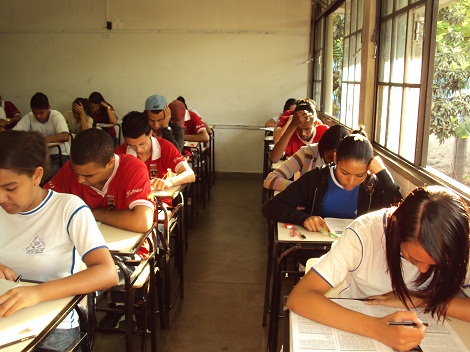 Na Escola Estadual Geraldo Teixeira da Costa, alunos participarão da correção das provas do simulado. Foto: Arquivo Escola