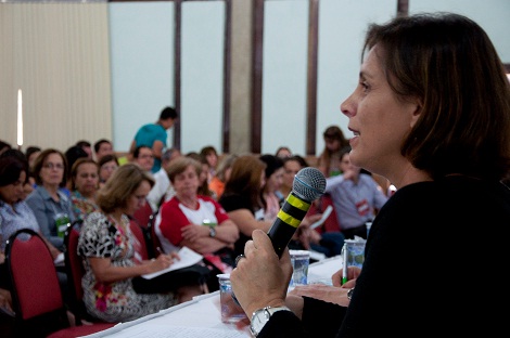 Relação da família com a escola foi tema de mesa redonda realizada no Congresso de Práticas Educacionais. Foto: Amanda Lelis/ACSSEE