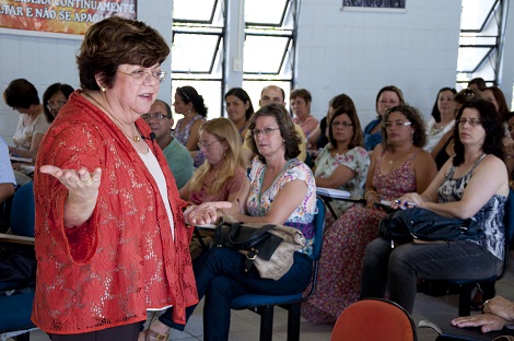 Gestão e carreira foram pauta da reunião realizada com diretores das escolas de Ponte Nova. Foto: Amanda Lelis ACS/SEE