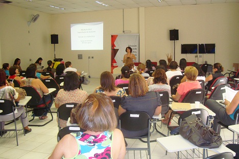 Diretores e especialistas das escolas estaduais em capacitação para orientações sobre as provas do Proalfa para alunos do 3º ano do Ensino Fundamental. Foto: Arquivo da Escola