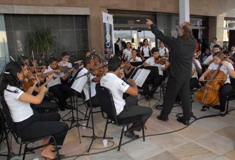 Orquestra Jovem congrega integrantes do projeto Orquestra Jovem V&M do Brasil, Comunidade Barreiro e da Orquestra Infanto Juvenil da Escola Estadual Padre João Botelho. Foto: Luan Barreto/AssCom MPMG 