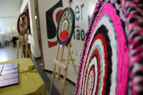 Esculturas e pinturas de alunos da Escola Estadual Professora Silvia de Alencar Zschaber deram cor, forma e beleza ao ambiente. Foto: Suellen Valverde ACS SEE