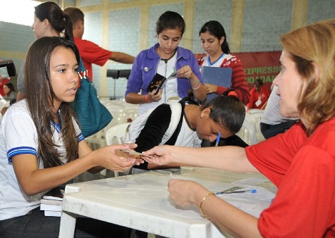 Estudantes do ensino médio podem tirar o título de eleitor. Foto: Divulgação ALMG