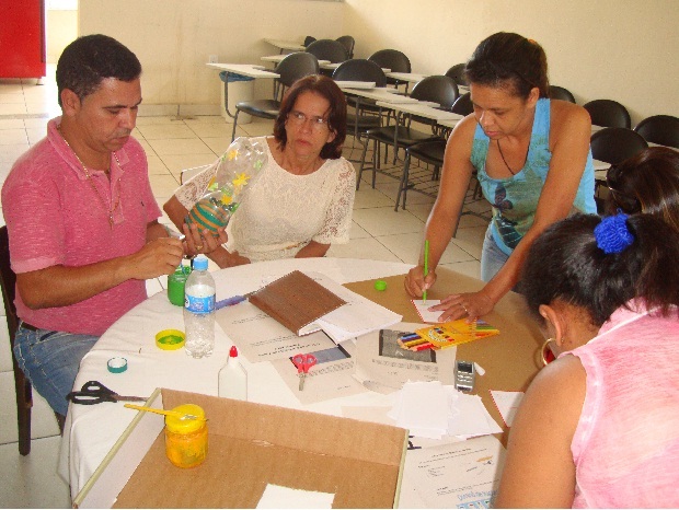 Culminância da capacitação foi a produção de jogos feitos com materiais reciclados. Foto: Arquivo SRE