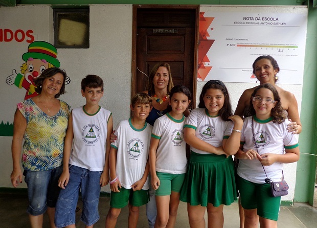 Alunos do 4º ano da EE Antônio Sathler, em Lajunha, criaram uma música para a apresentação dos resultados do Ideb. Foto: Arquivo da Escola