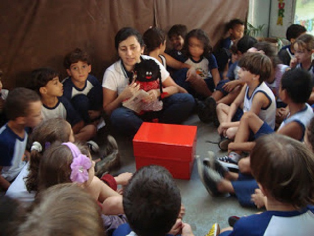 Na Escola Estadual Menino Jesus de Praga, educadores apostam no lúdico para discutir o livro da 'Bonequinha Preta'. Foto: Arquivo Escola