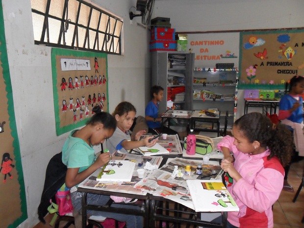 Na Escola Estadual Professor Magalhães Drummond, alunos desenvolveram diferentes trabalhos a partir da leitura do livro. Foto: Arquivo Escola