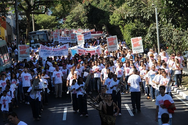 No ano passado, cerca de 5 mil estudantes participaram da ‘2ª Marcha contra o Crack e Outras Drogas’. Foto: Geanine Nogueira ACS/SEE
