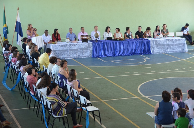Escola Estadual Doutor José Gonçalves atende a cerca de 900 alunos dos ensinos fundamental e médio.Foto: Arquivo escola