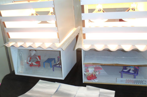 Simulação de uma casa com telha de amianto e o calor acentuado por este tipo de material. Foto: Maria Luiza Inácio