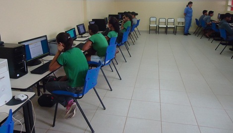 Em Conselheiro Lafaiete, alunos da EE Monsenhor Francisco Miguel Fernandes, estão entre os mais de 300 mil estudantes que farão as provas a partir da próxima sexta-feira. Foto: Arquivo da Escola