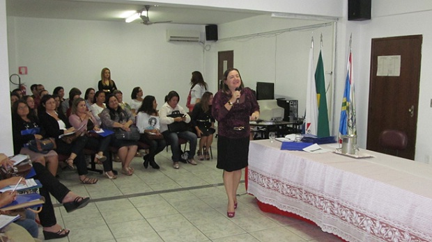 Superintendência Regional de Ensino de Governador Valadares, no Vale do Rio Doce,se reuniu com educadores municipais para orientações sobre o 'Dia D' nas escolas públicas. Crédito: Divulgação SRE Governador Valadares 